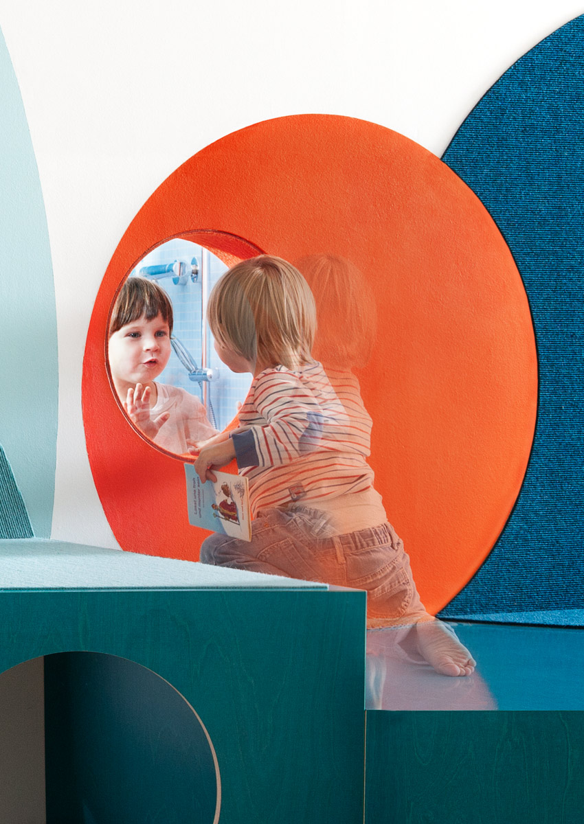 baukind | Kita hisa 1 – Durchguck baukind - Daycare Centre hisa Berlin - Inside window
