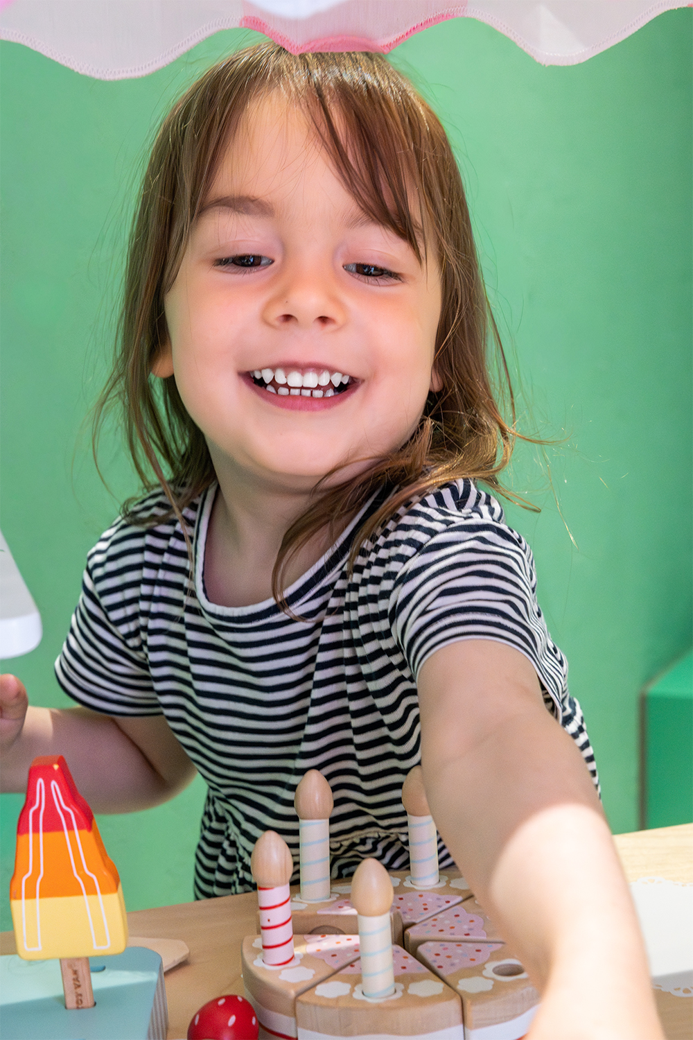 baukind | Phorms Schule Berlin – Workspace Stehtische