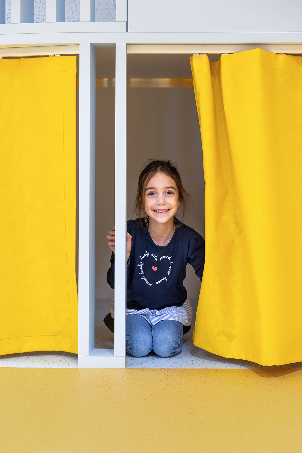 baukind | Phorms Schule Berlin – Workspace Stehtische