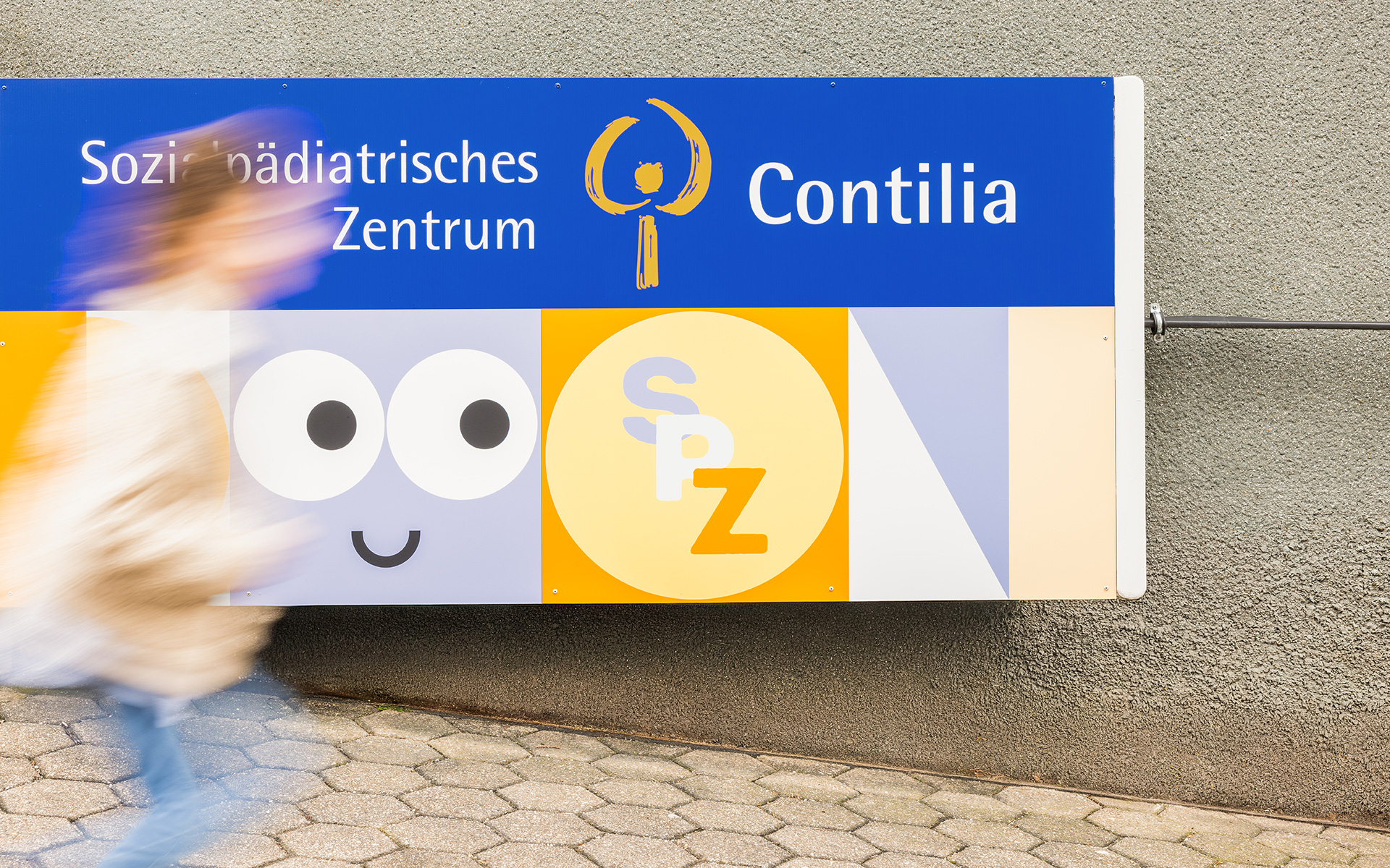 baukind | Phorms Schule Berlin – Workspace Stehtische